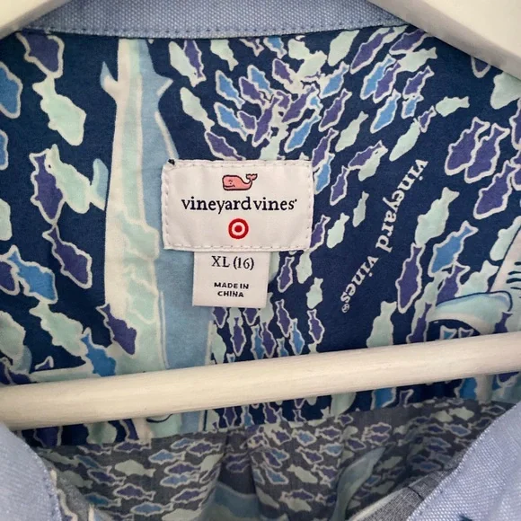 Vineyard vines for target Hawaiian button down shirt - Picture 5 of 5